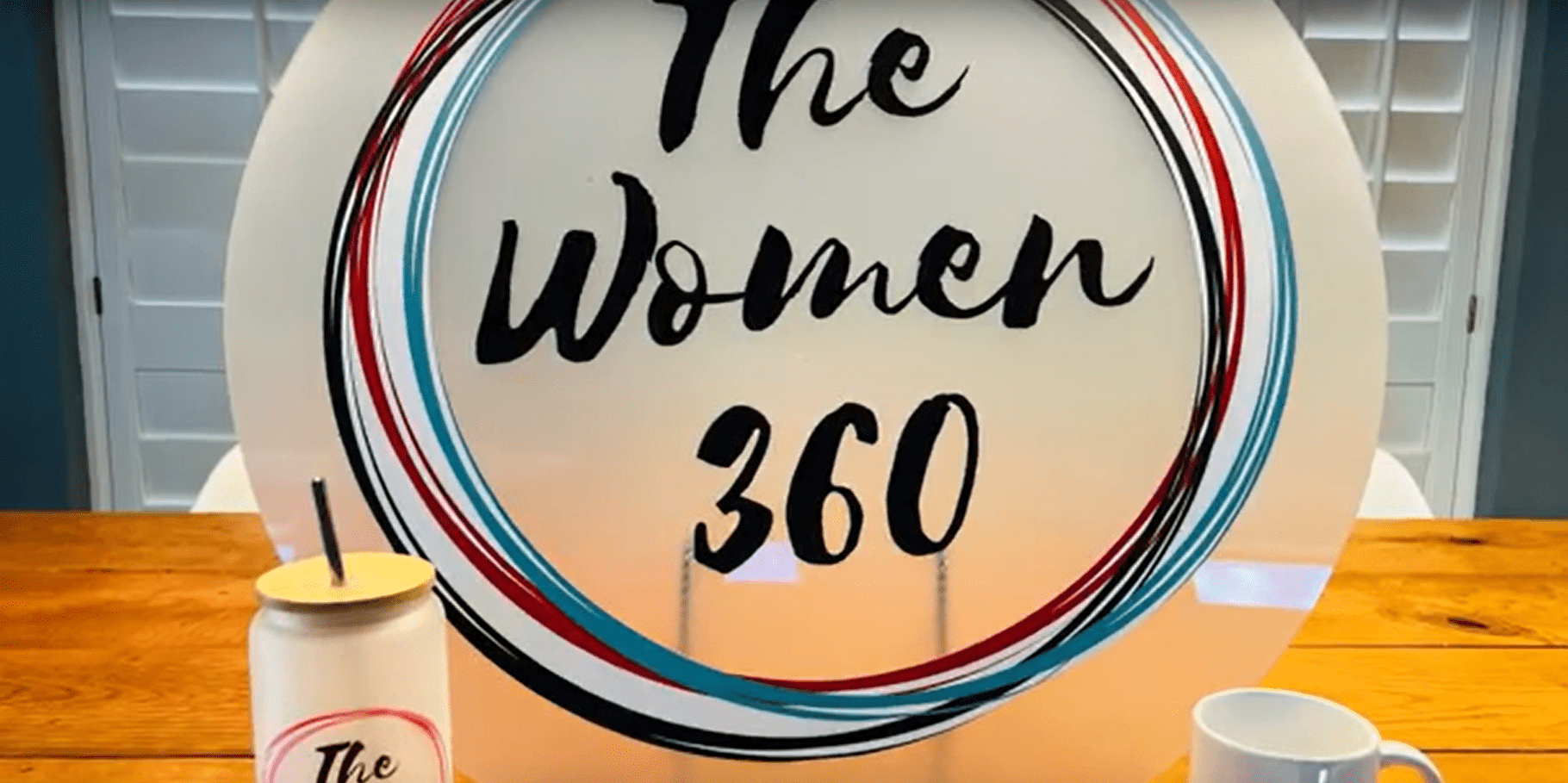 A sign that says the women 3 6 0